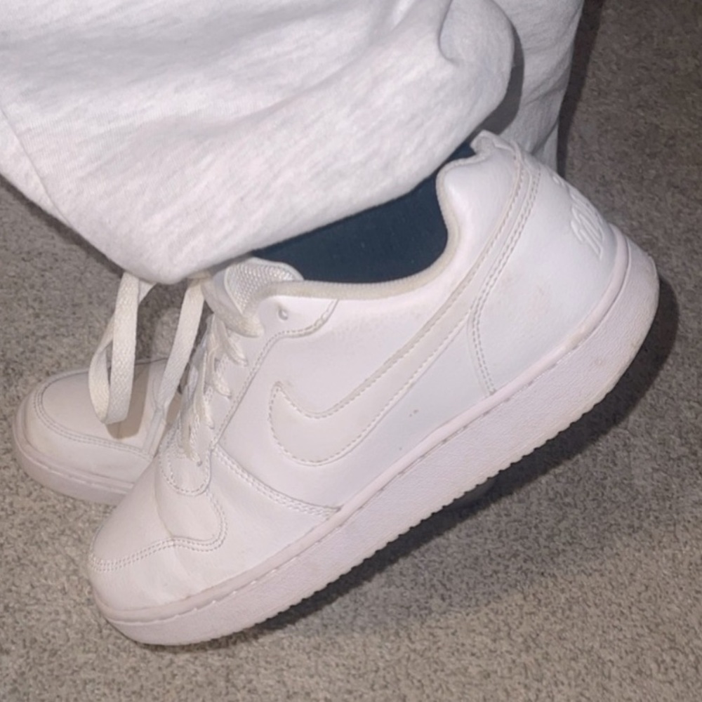 WHITE NIKE AIR FORCE 1’s
